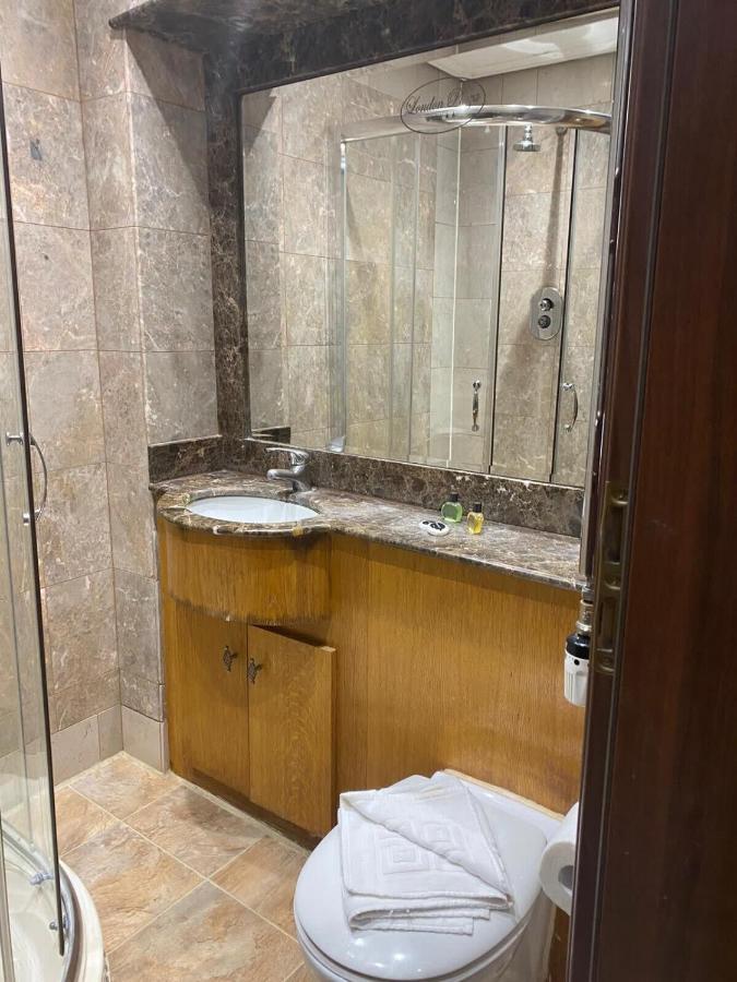 Apartment 5th Flr Studio For 2 Near Hyde Park-r21-building32