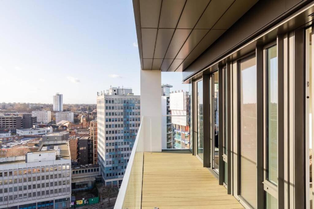 Apartment Luxury River Side Penthouse