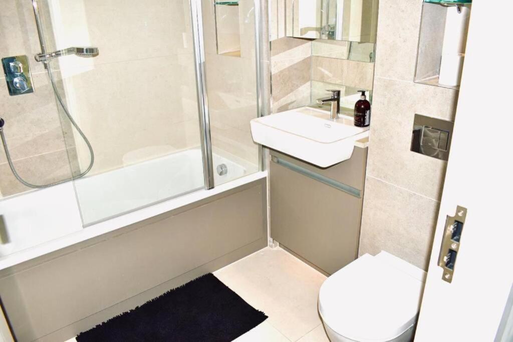 Apartment Luxury River Side Penthouse London