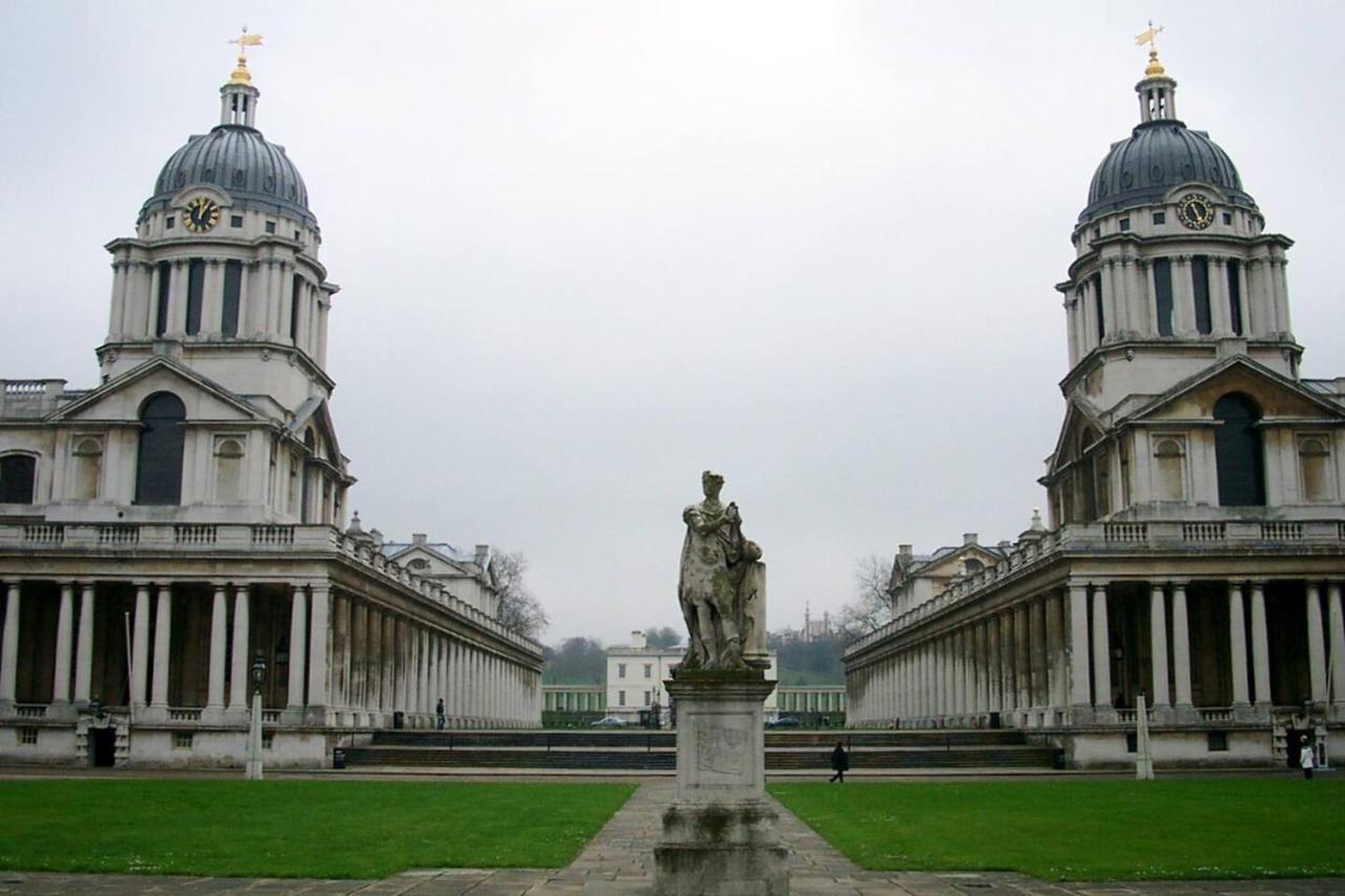 Wonderful, Bright Greenwich Sleeps 7 !