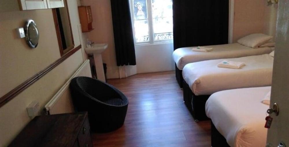 Dean Court Hotel London