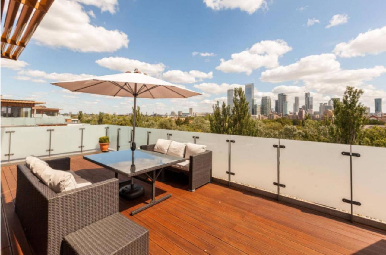 2 Bedroom Penthouse In Canada Water With Balcony Apartment
