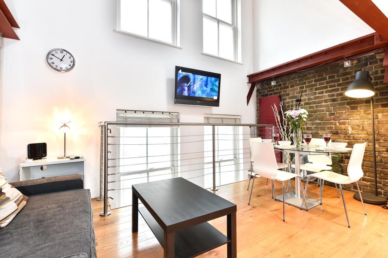 Bermondsey Apartment *