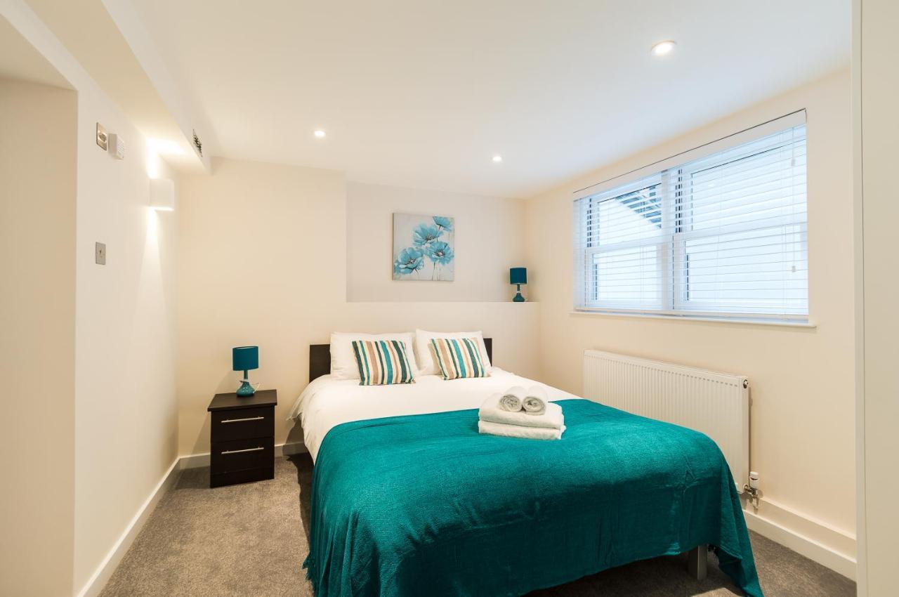 Victoria - Vincent Square By Viridian * London