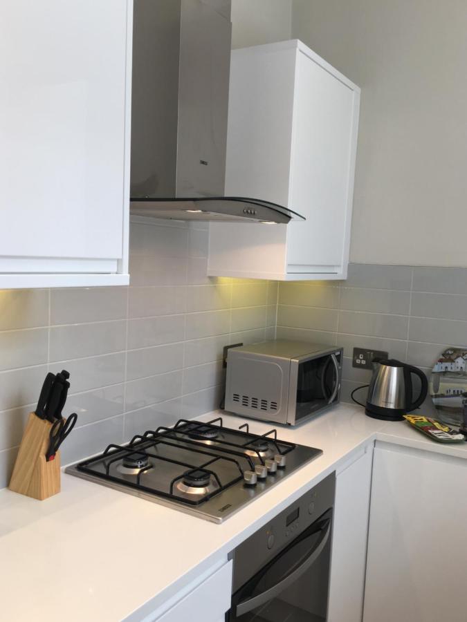 Victoria - Vincent Square By Viridian London