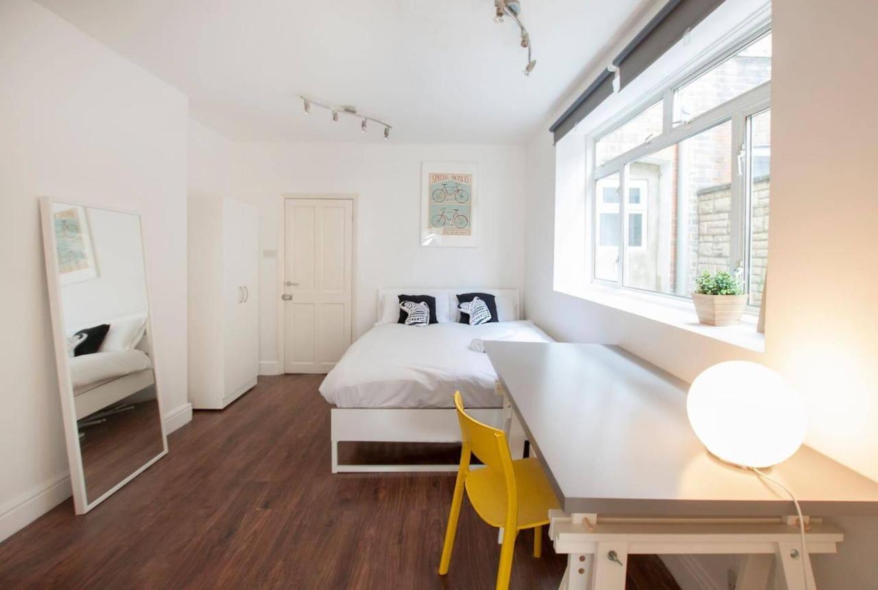 Tooting Broadway & By Dc Guest house 5*