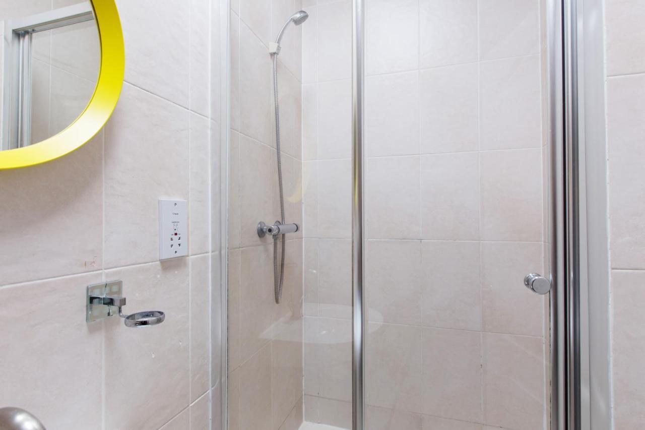 Tooting Broadway & By Dc Casa de hóspedes 5*