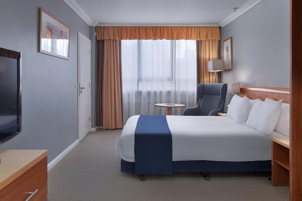 Hotel Kensington Forum, An Ihg London