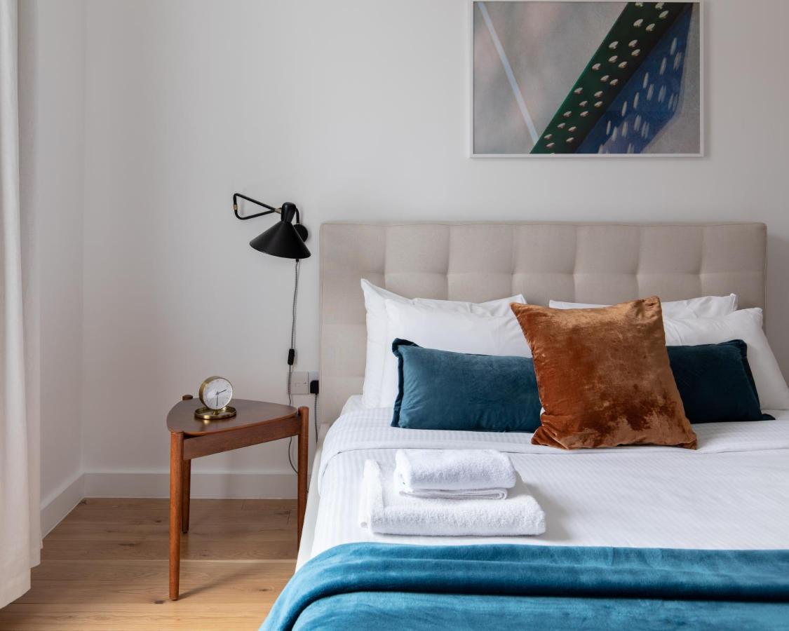 - Luxury And Spacious With Balcony Apartment *