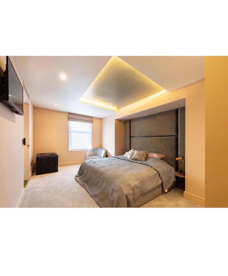 Berkeley Square Apartment
