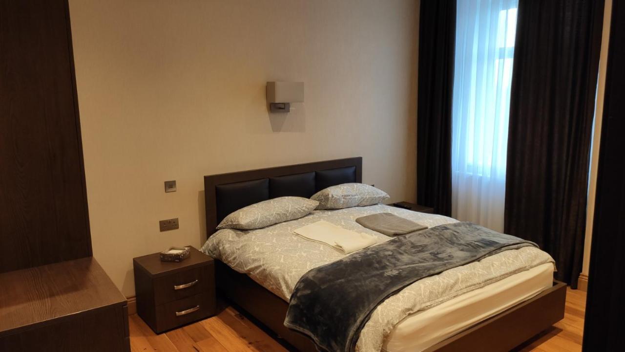 Oyo The Kilburn Arms Bed & Breakfast London
