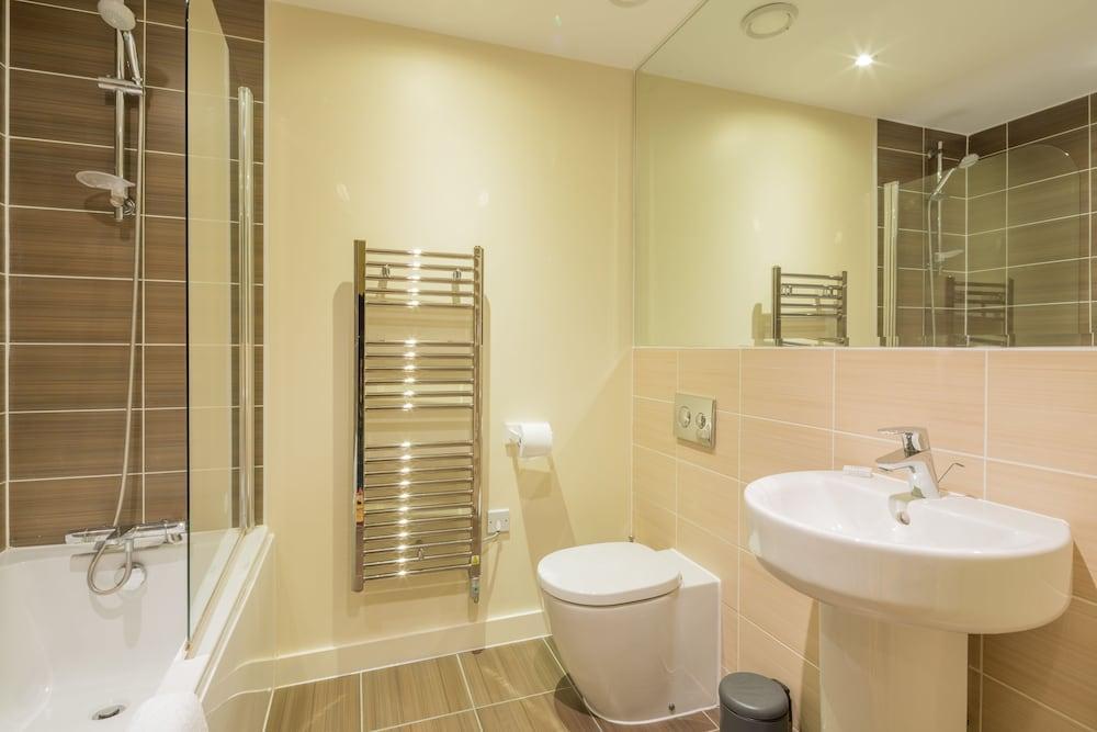 Hotel Mayfair Court Service London