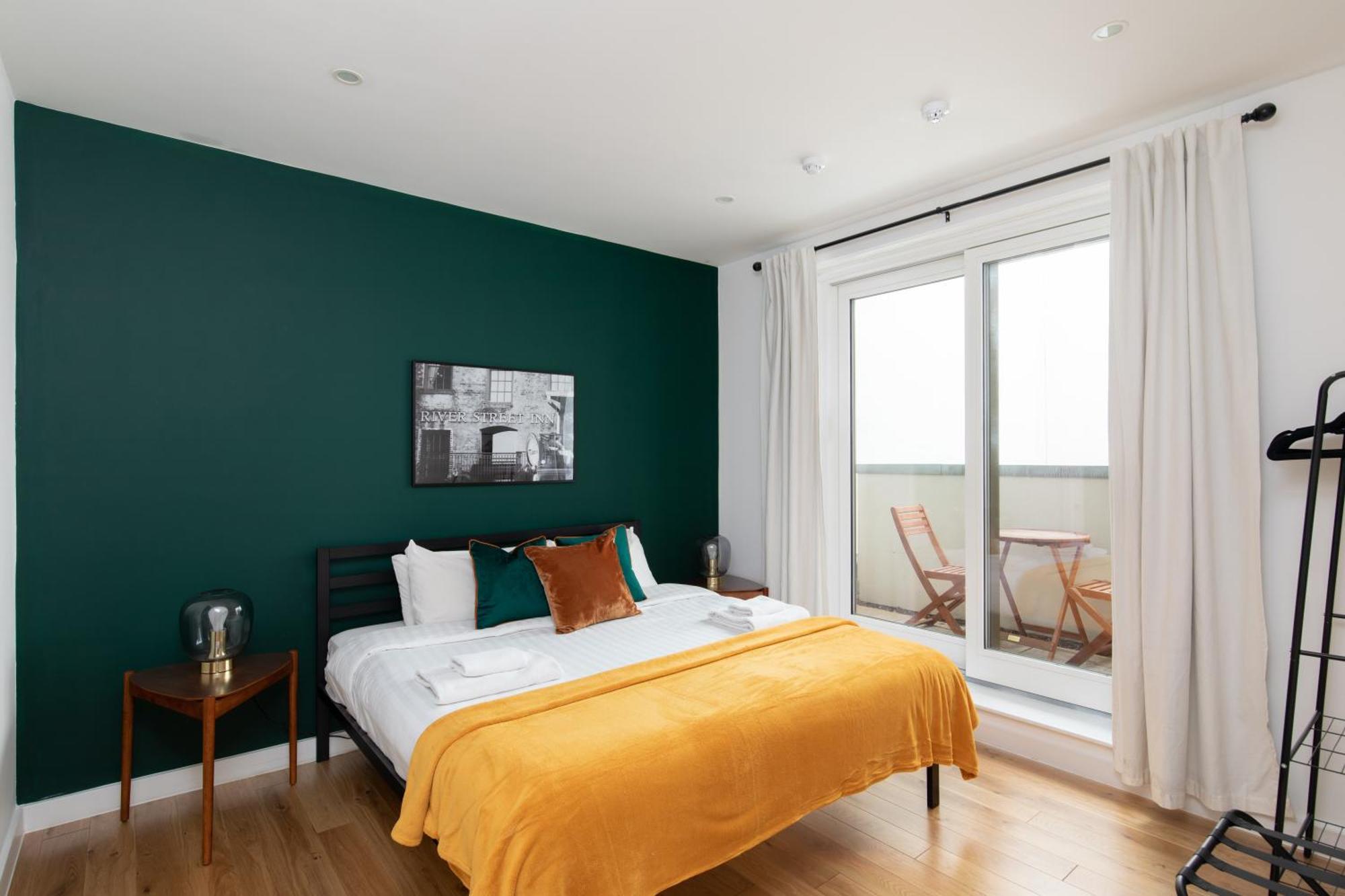 - Luxury And Spacious With Balcony Apartment