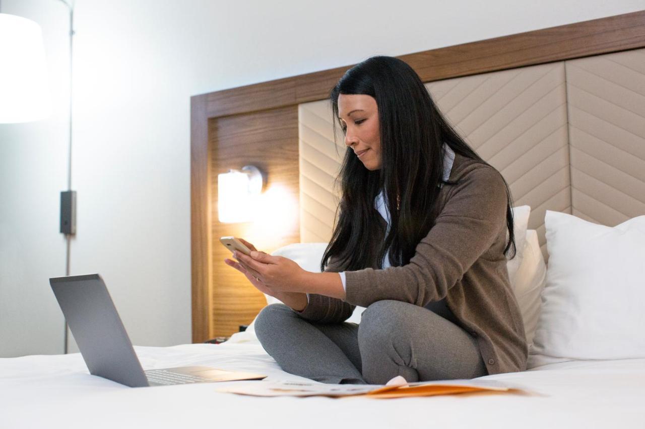 Express Victoria By Ihg Hotel 3*
