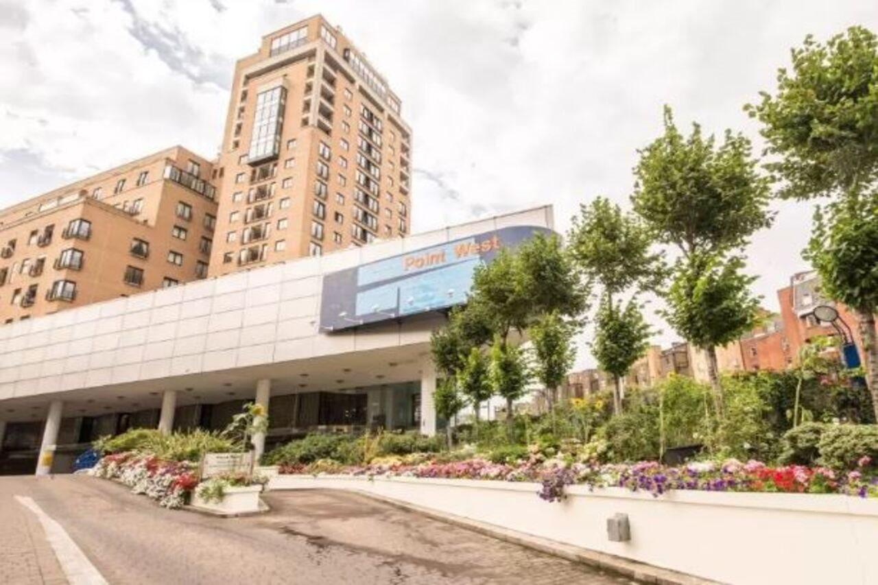 Point West Apartment London