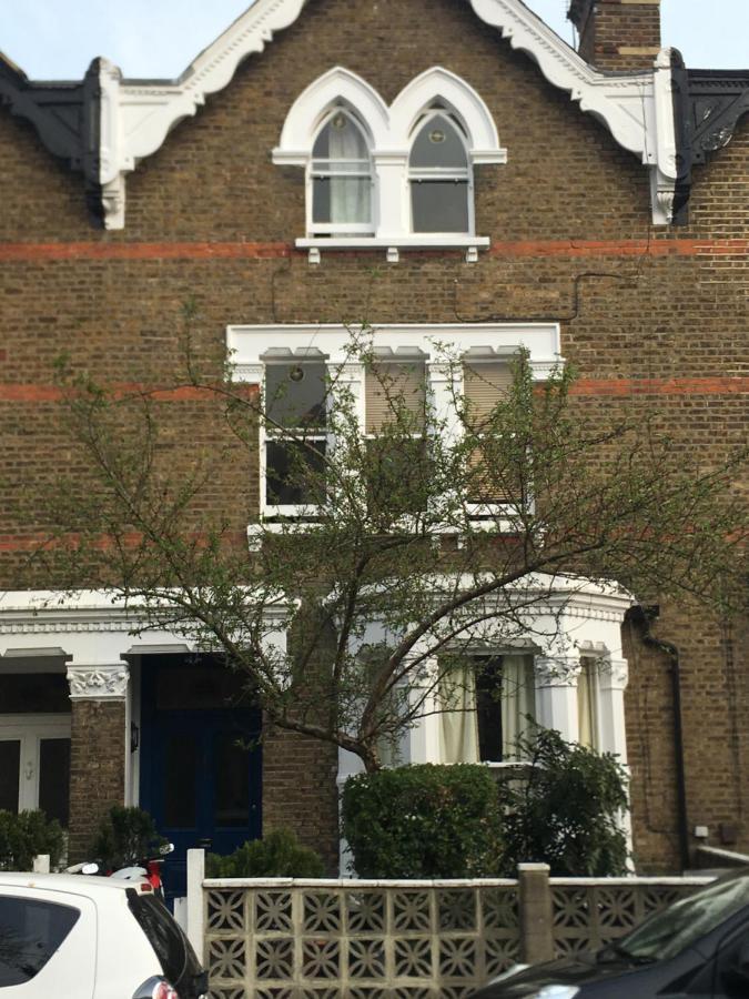 Bed & Breakfast Victoria Dwellings London