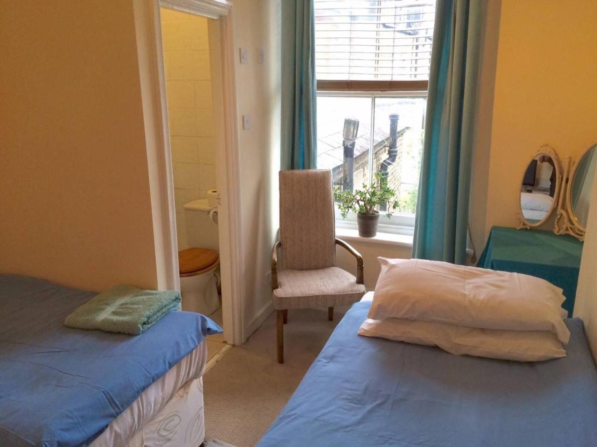 Victoria Dwellings Bed & Breakfast London