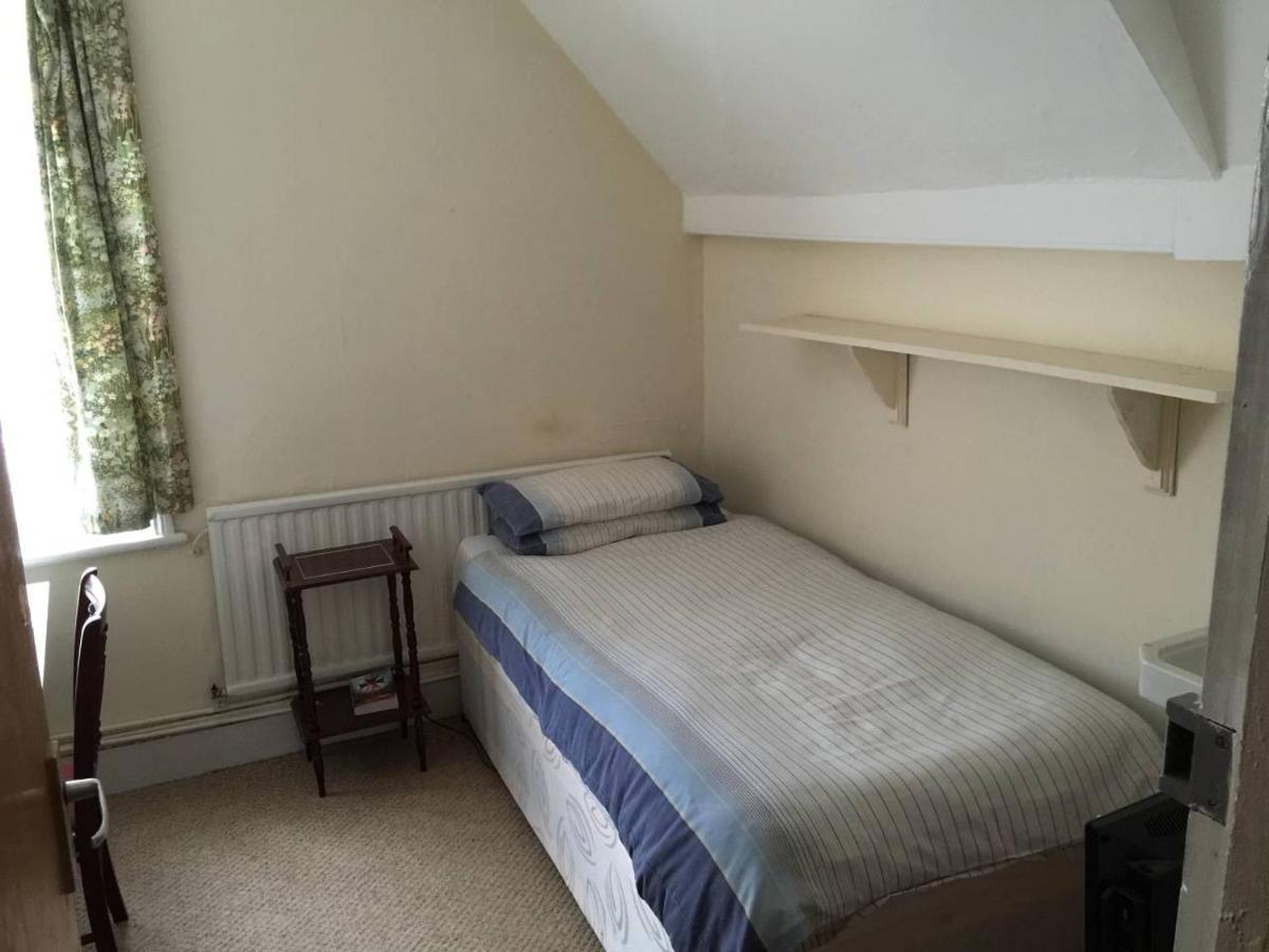 Bed & Breakfast Victoria Dwellings London