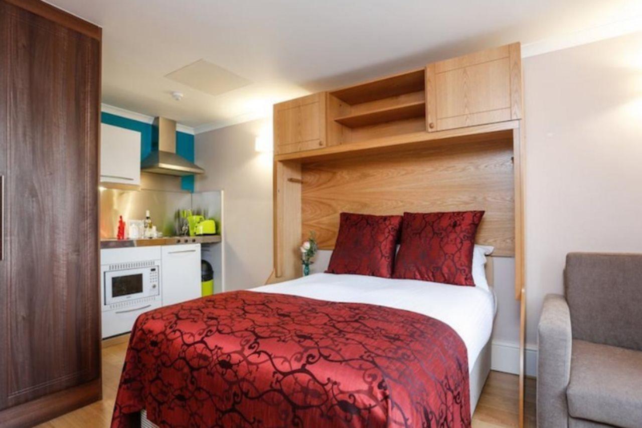 Pimlico Apartment *