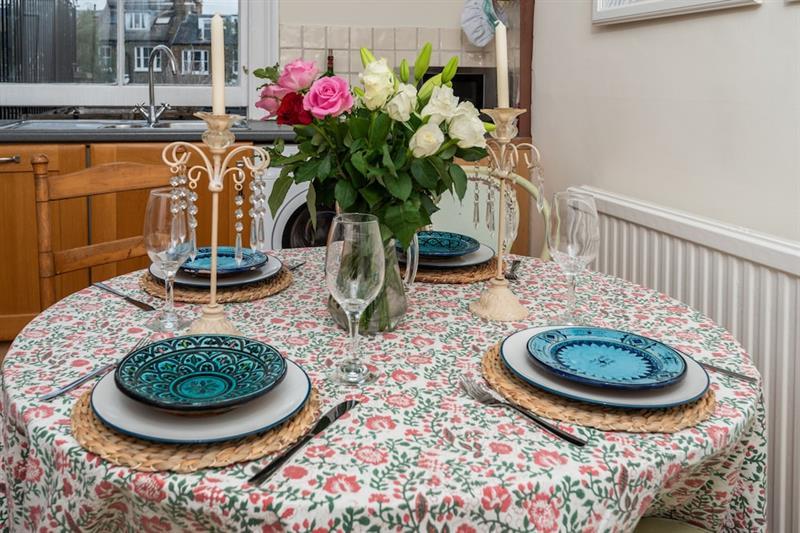 Panoramic Family In Maida Vale Apartment London