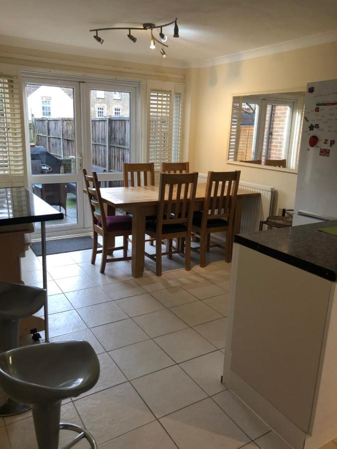 Casa de férias Deptfort House - 7 Minutes To Bridge Station Londres