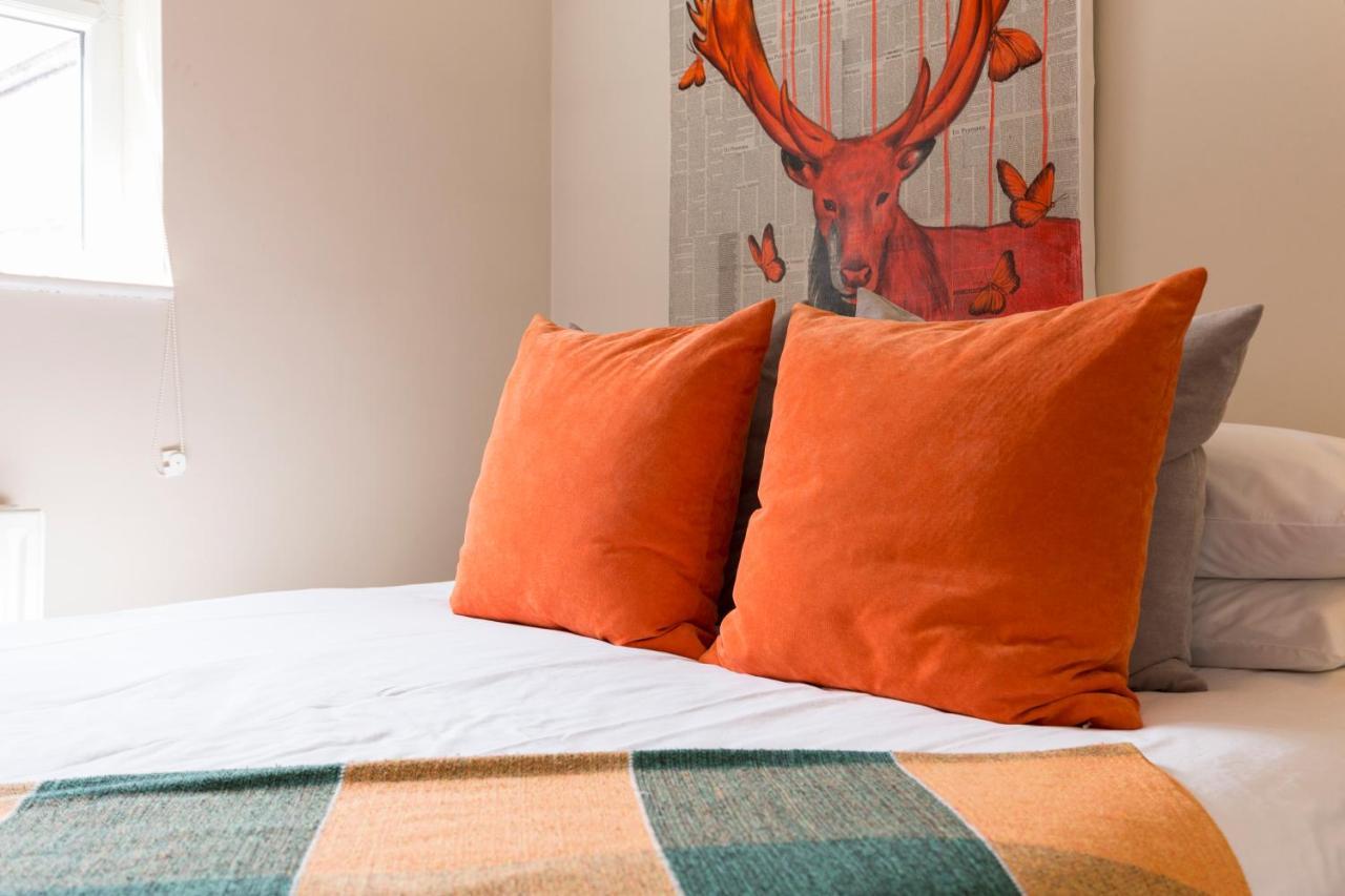 Modernised 1 And 2 Bedrooms Option Terrace And Balcony High Street Apartment *