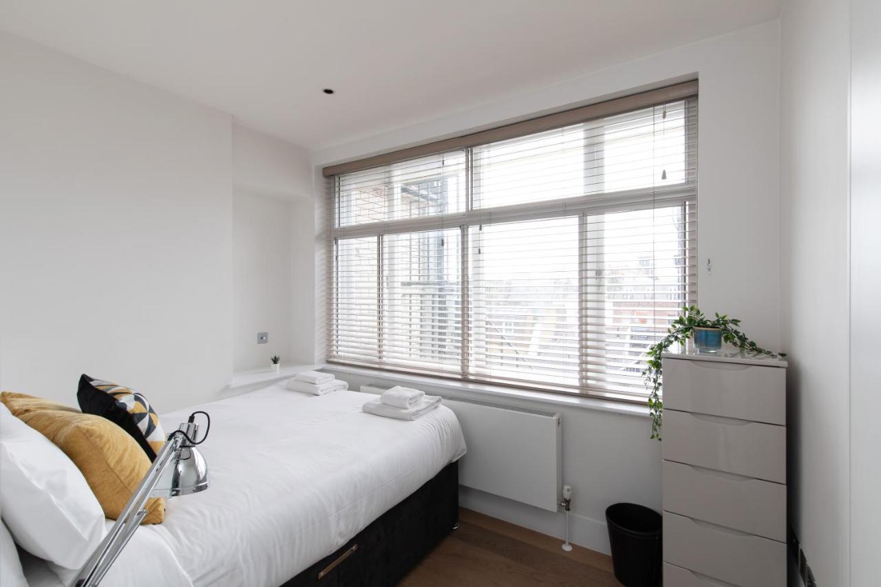 Homely - West End Apartment *