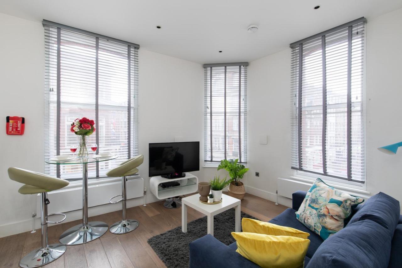 Homely - West End Apartment *