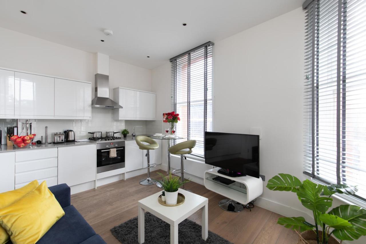 Apartment Homely - West End London