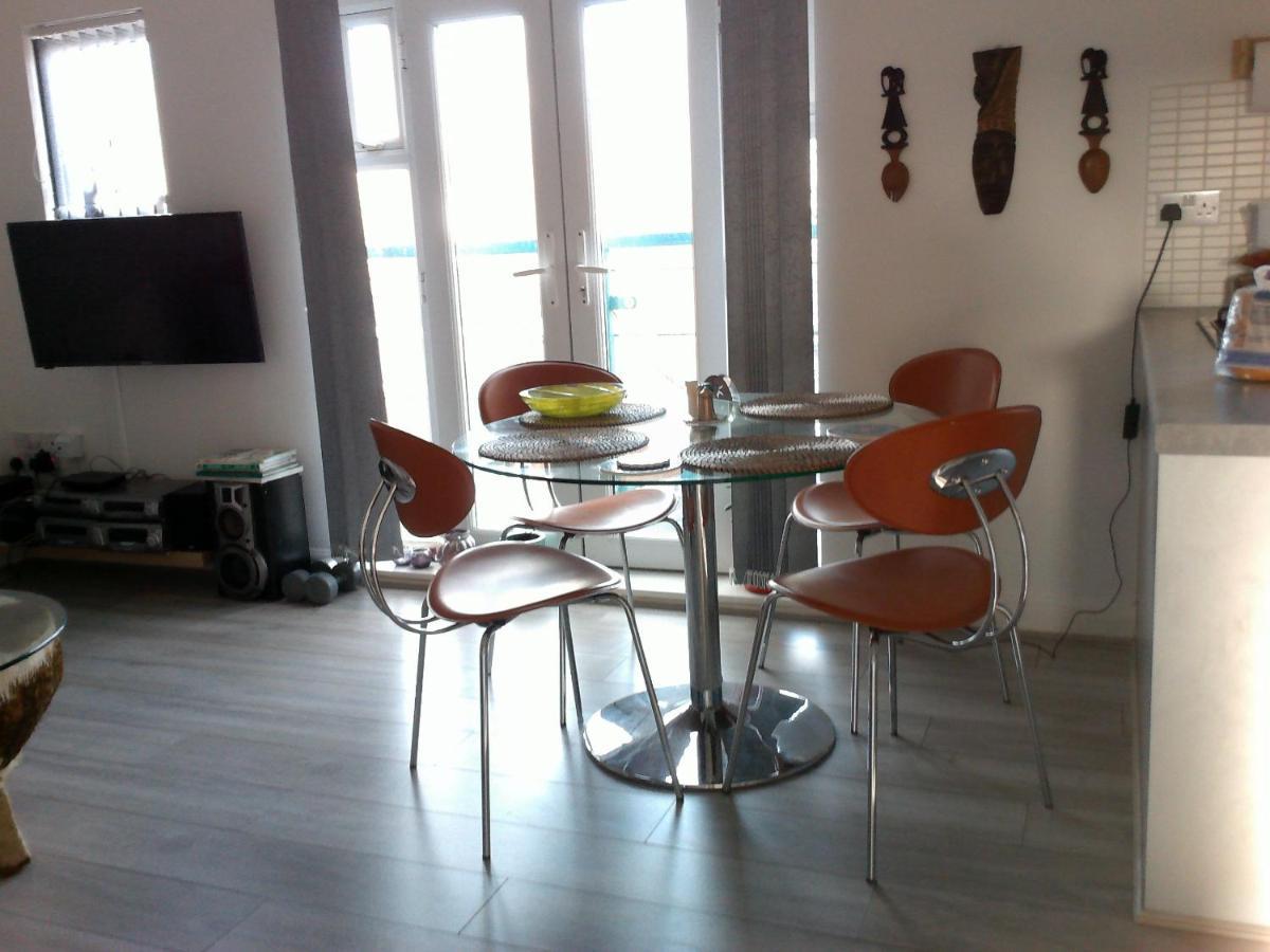 Two Bedroom Luxury Apartment London