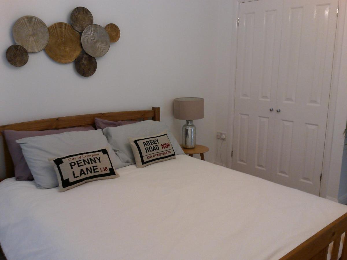 Two Bedroom Luxury Apartment London