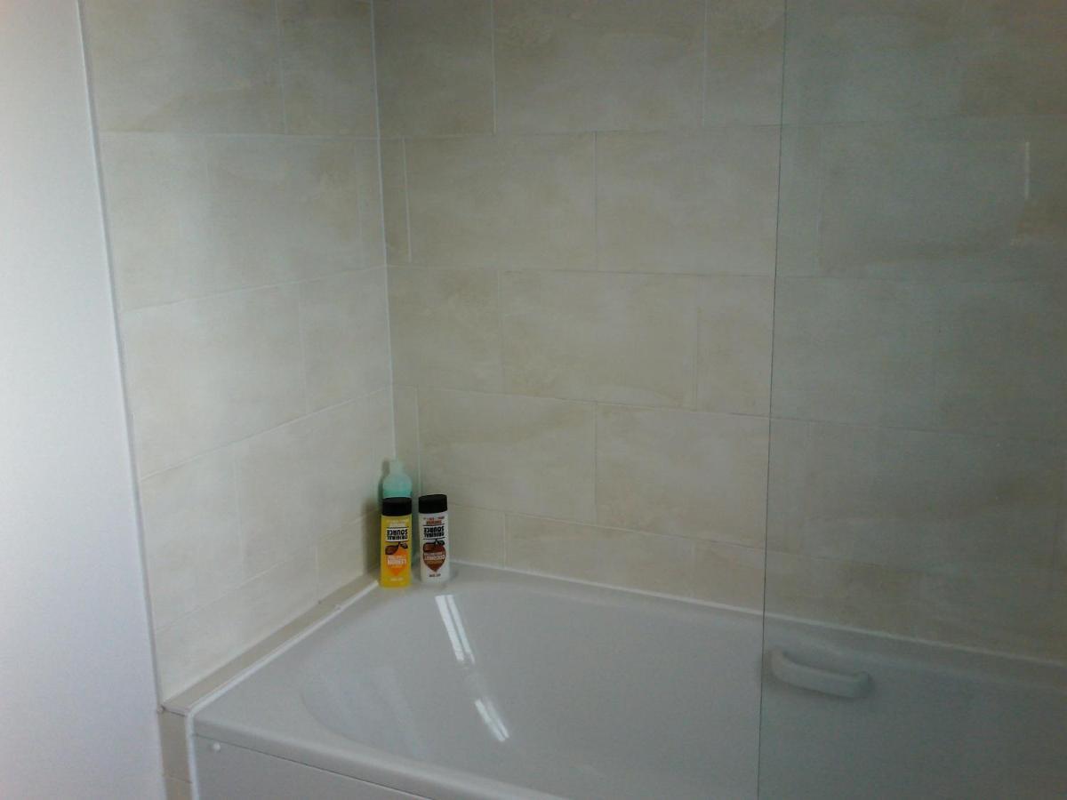 Two Bedroom Luxury Apartment *