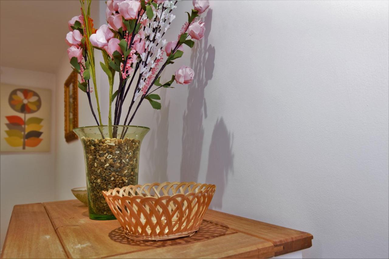 Stylish 2 Bedroom In The Heart Of Greenwich Apartment *