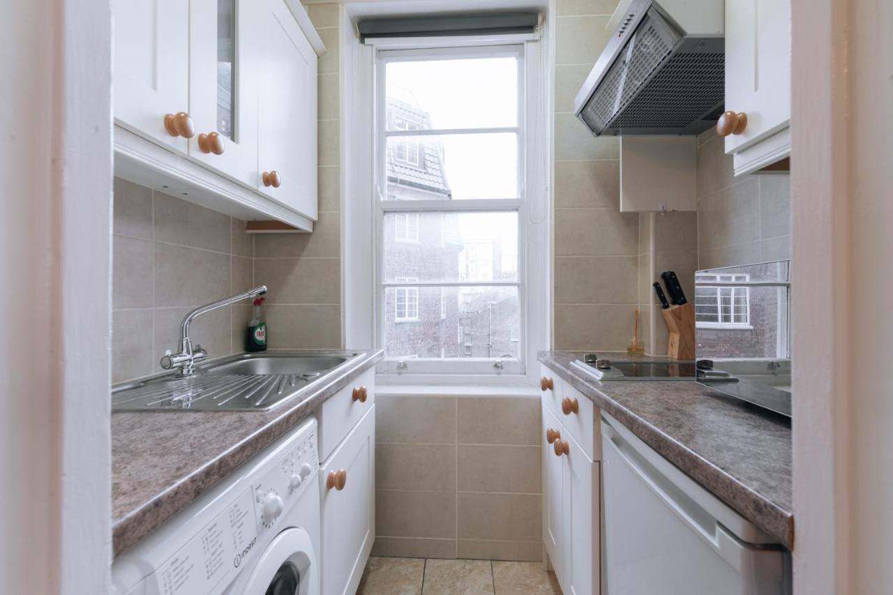 Evelyn Court Apartment London