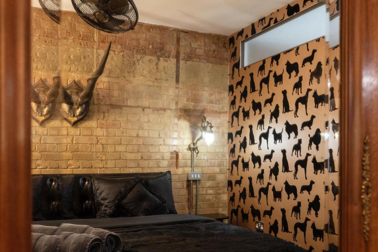 Apartment Amazingly Luxurious Loft Apartment, Soho - 3 Bedrooms, 2 Bath & Office London