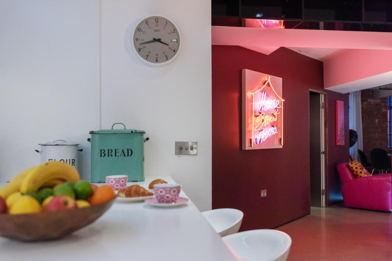 Amazingly Luxurious Loft Apartment, Soho - 3 Bedrooms, 2 Bath & Office * London