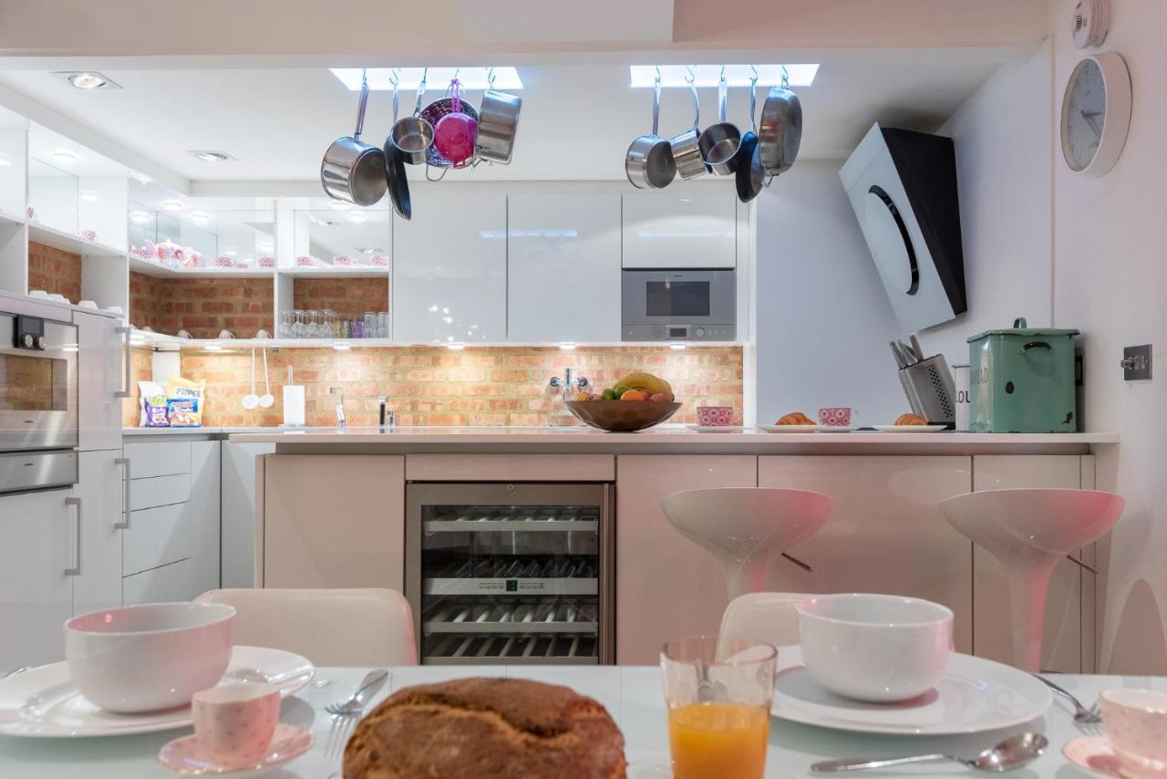 Amazingly Luxurious Loft Apartment, Soho - 3 Bedrooms, 2 Bath & Office * London