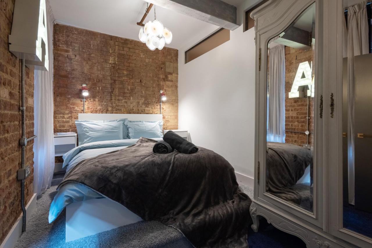 Apartment Amazingly Luxurious Loft Apartment, Soho - 3 Bedrooms, 2 Bath & Office