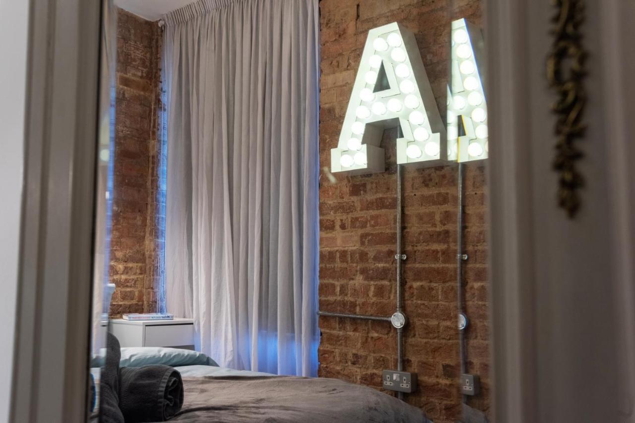 Apartment Amazingly Luxurious Loft Apartment, Soho - 3 Bedrooms, 2 Bath & Office *