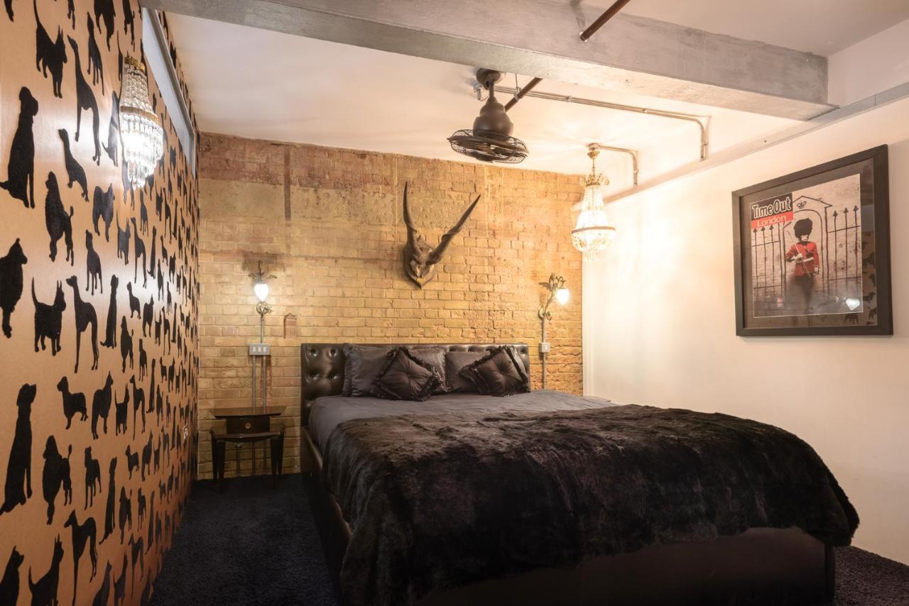 Amazingly Luxurious Loft Apartment, Soho - 3 Bedrooms, 2 Bath & Office Apartment London