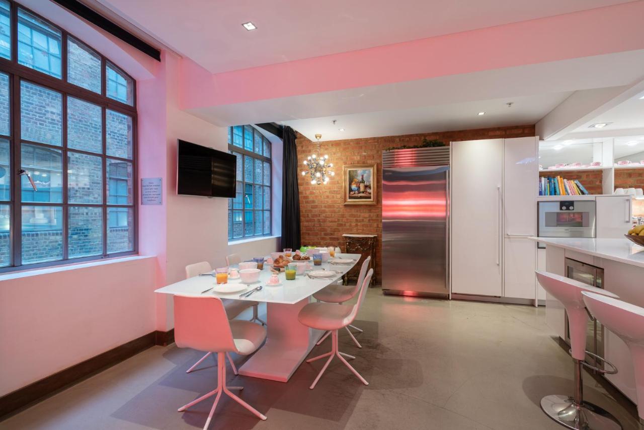 Amazingly Luxurious Loft Apartment, Soho - 3 Bedrooms, 2 Bath & Office London