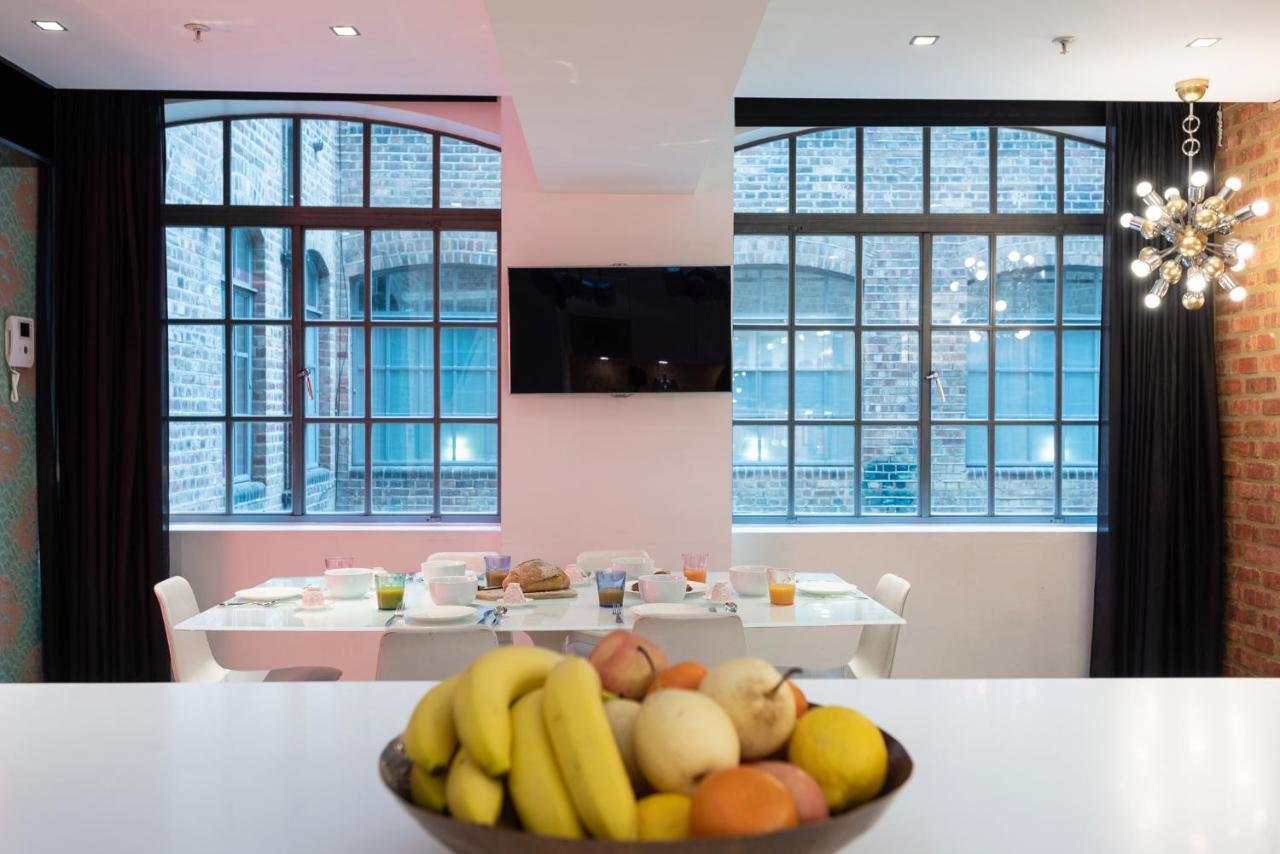 Amazingly Luxurious Loft Apartment, Soho - 3 Bedrooms, 2 Bath & Office London