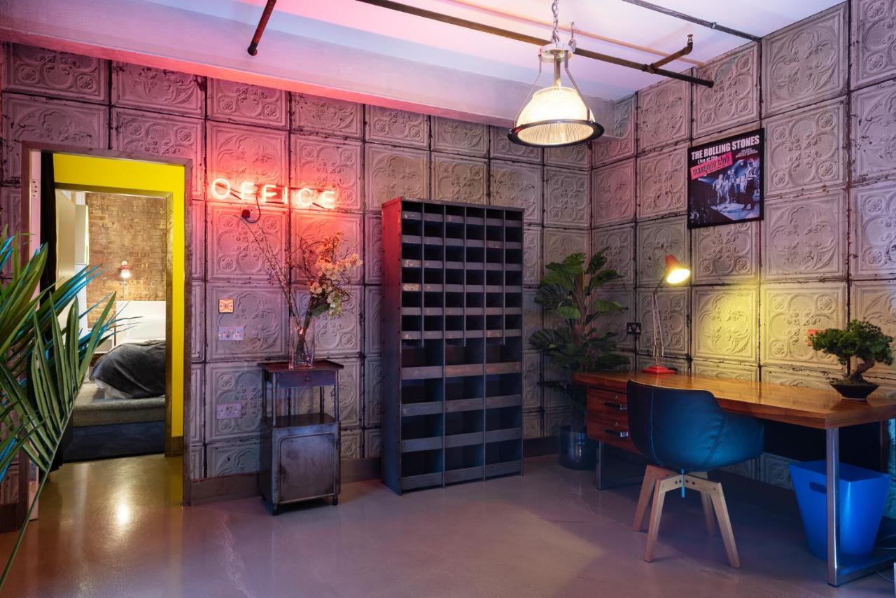 Amazingly Luxurious Loft Apartment, Soho - 3 Bedrooms, 2 Bath & Office Apartment *