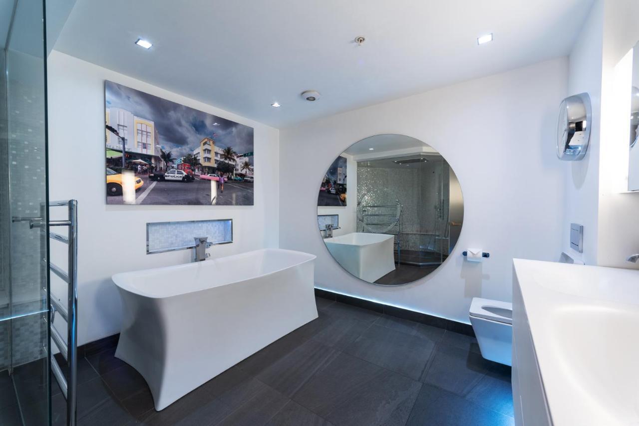 Apartment Amazingly Luxurious Loft Apartment, Soho - 3 Bedrooms, 2 Bath & Office London
