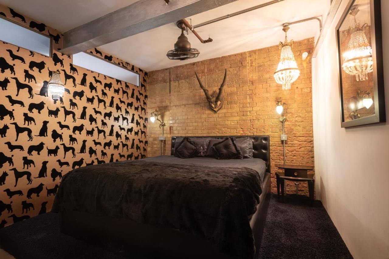 Amazingly Luxurious Loft Apartment, Soho - 3 Bedrooms, 2 Bath & Office Apartment *