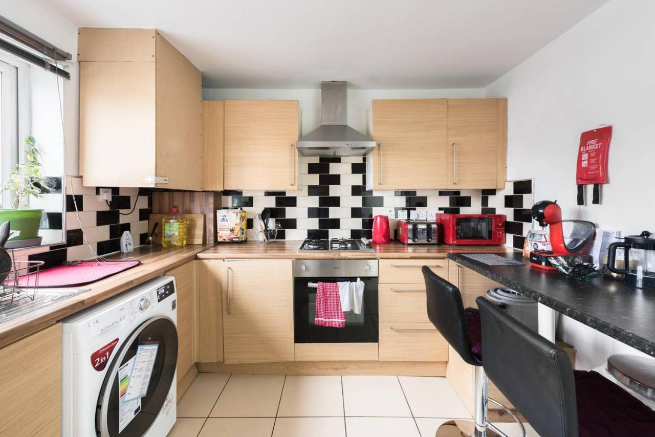 145 Burnley Road * London