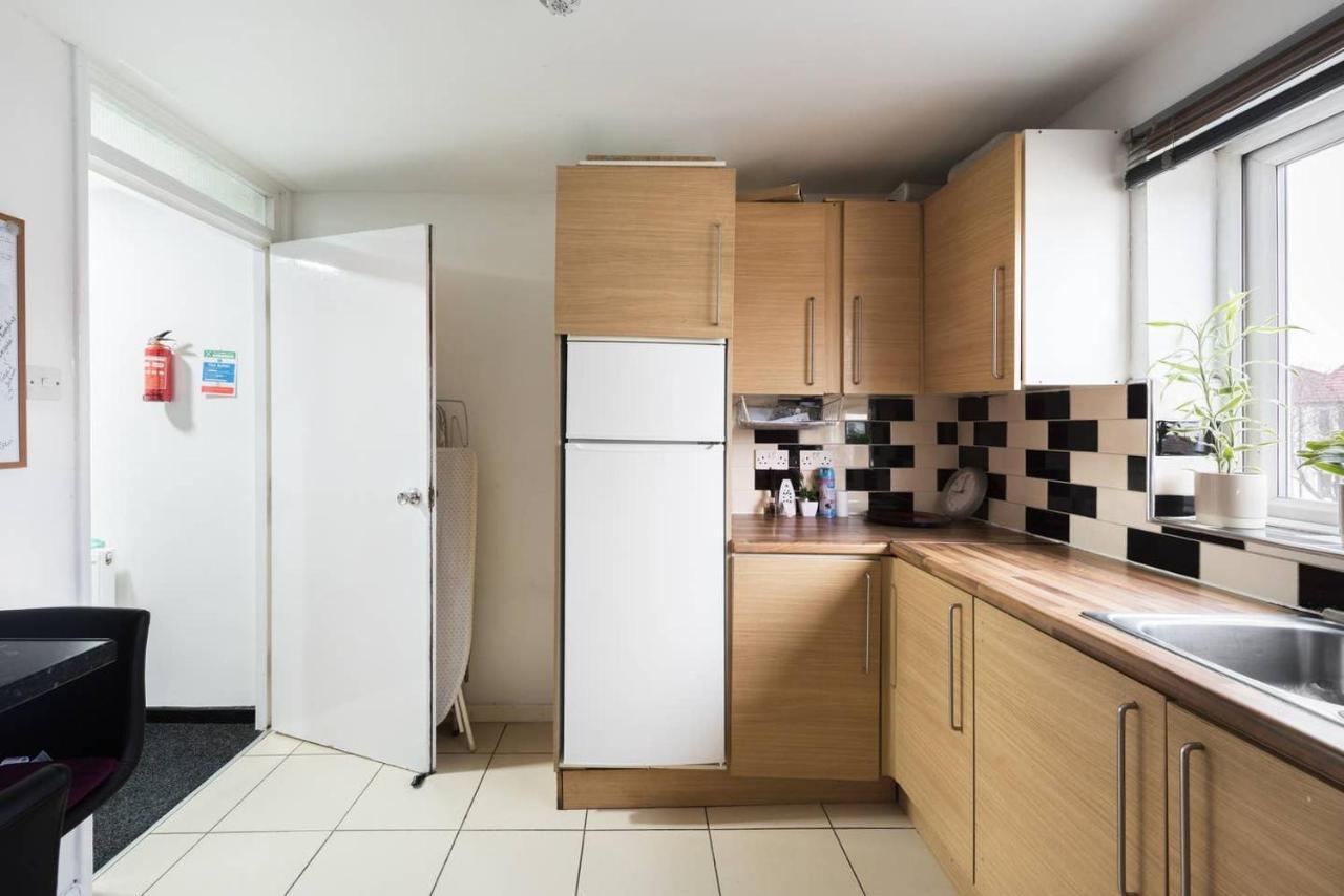 145 Burnley Road * London