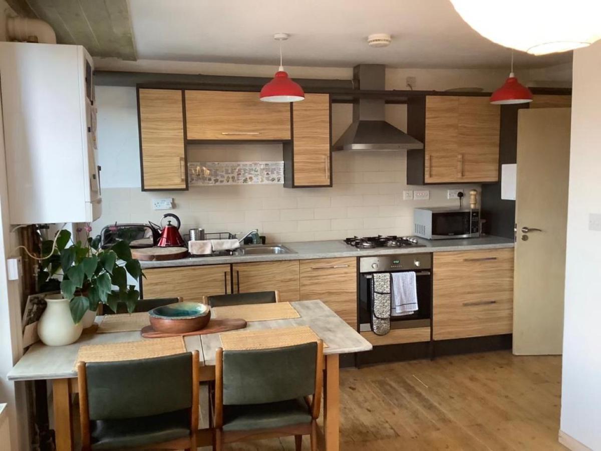 Beautiful With Terrace Near Kentish Town London