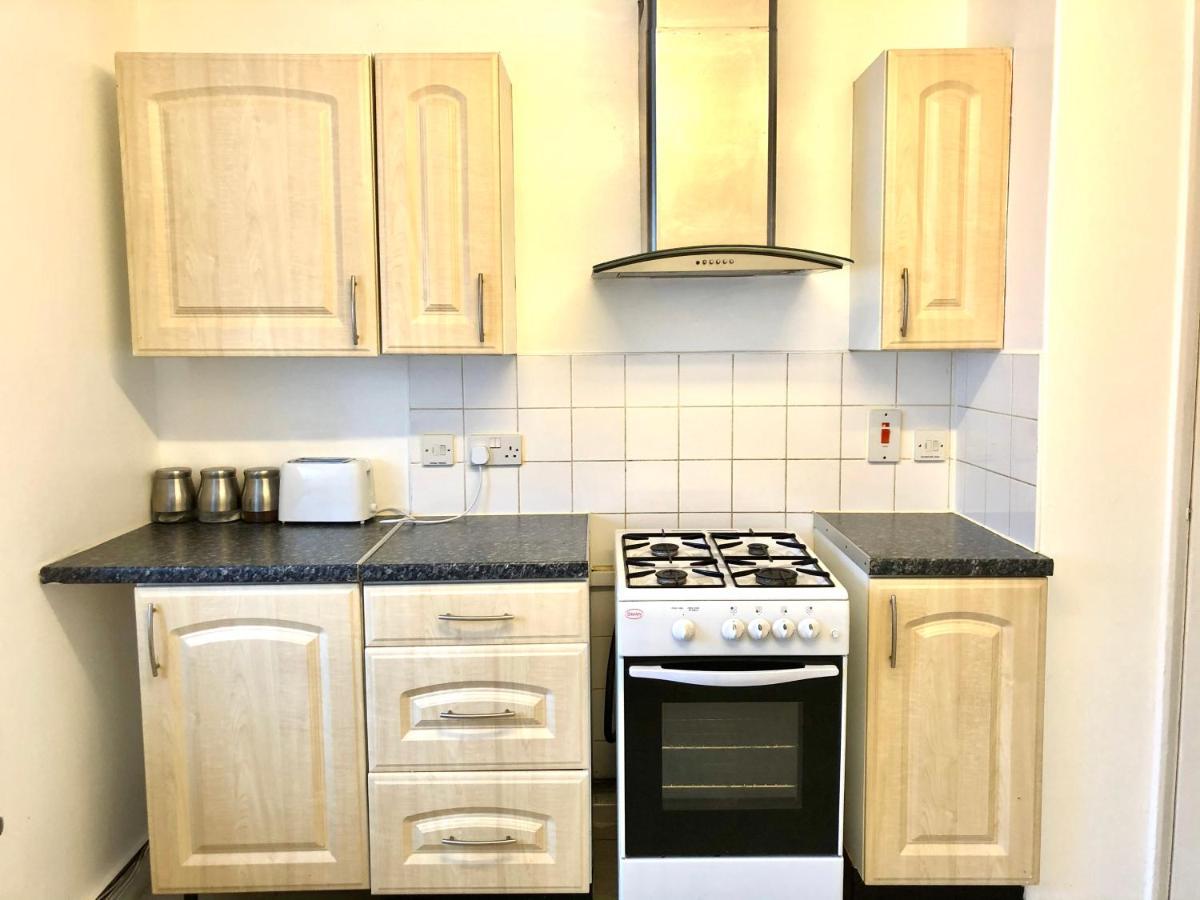 Apartment Stratford 3 Bedrooms House, Separate Reception, Close To Abba, Westfield, Olympic Stadium *