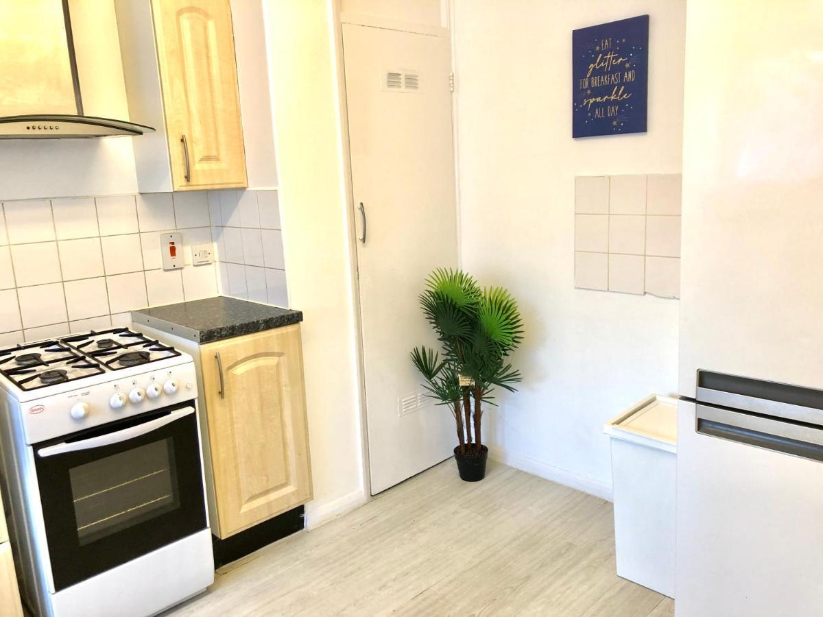 Stratford 3 Bedrooms House, Separate Reception, Close To Abba, Westfield, Olympic Stadium *